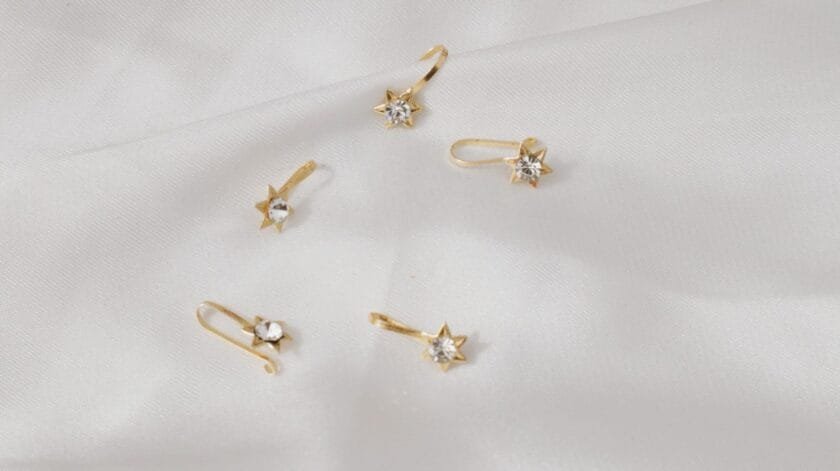 Fake star nose pin