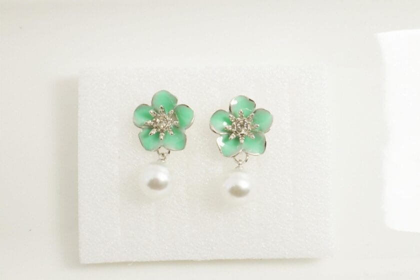 Blossom pearl drop mint