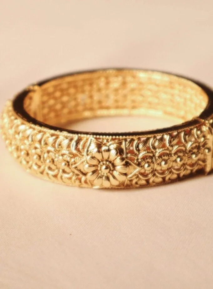 21k gold-plated bangle