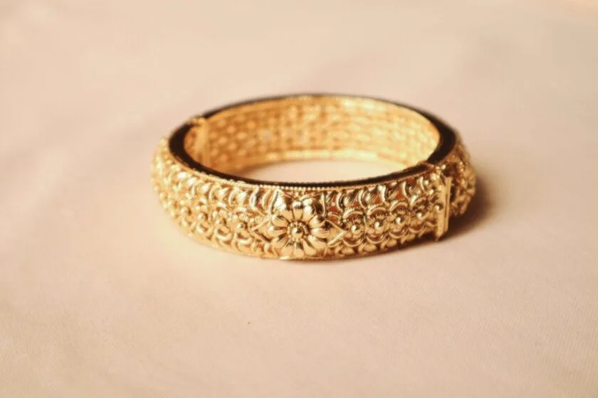 21k gold-plated bangle