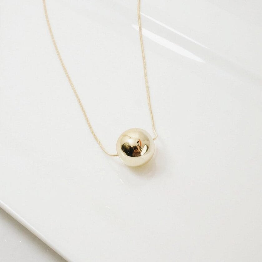 ball pendant chain light golden