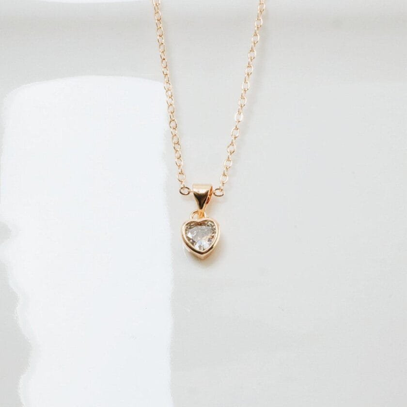 Minimal heart necklace with studs - Image 3