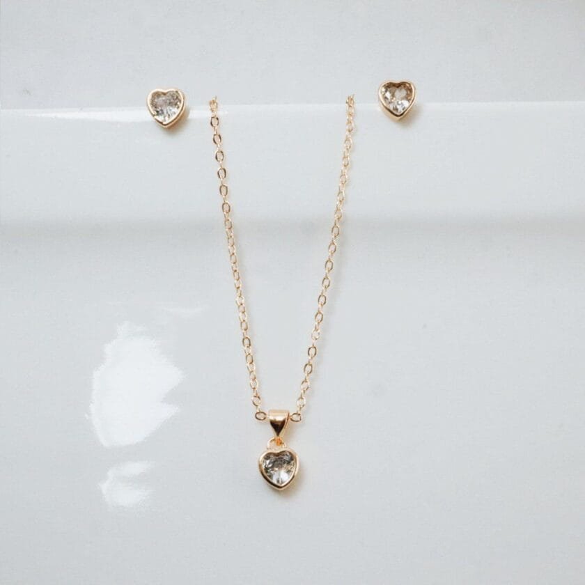 Minimal heart necklace with studs - Image 5