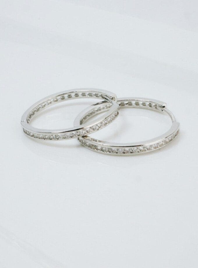 Minimal silver hoops