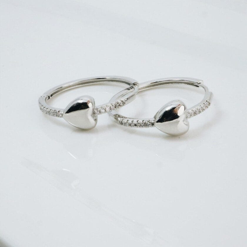 Minimal silver heart hoops 🫶🏼