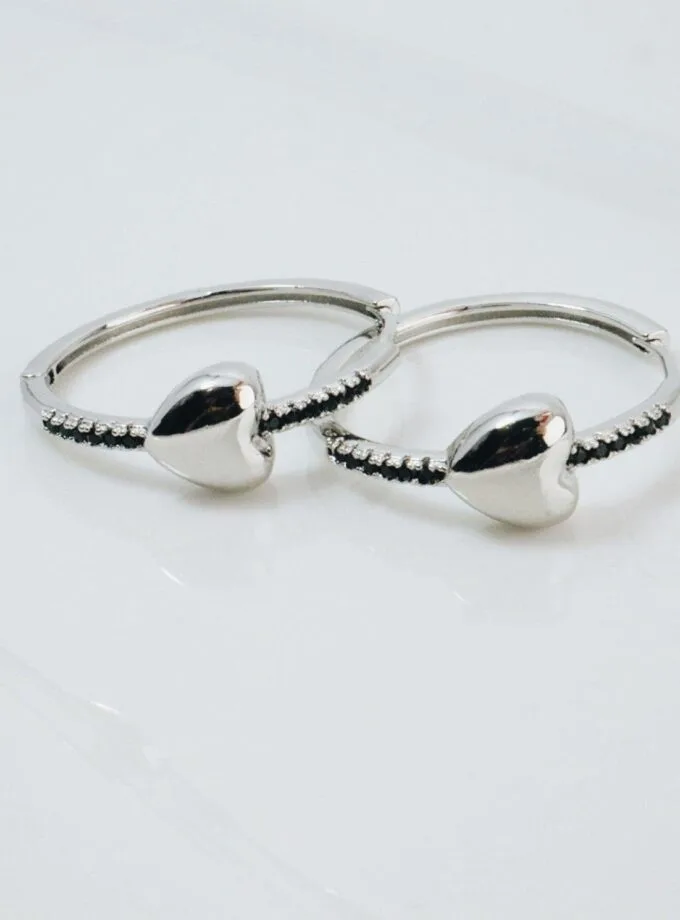Minimal silver heart hoops 🖤