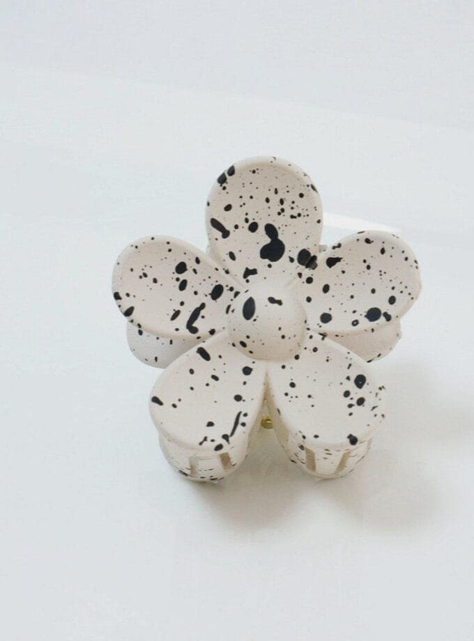 Korean flower hair claw matt