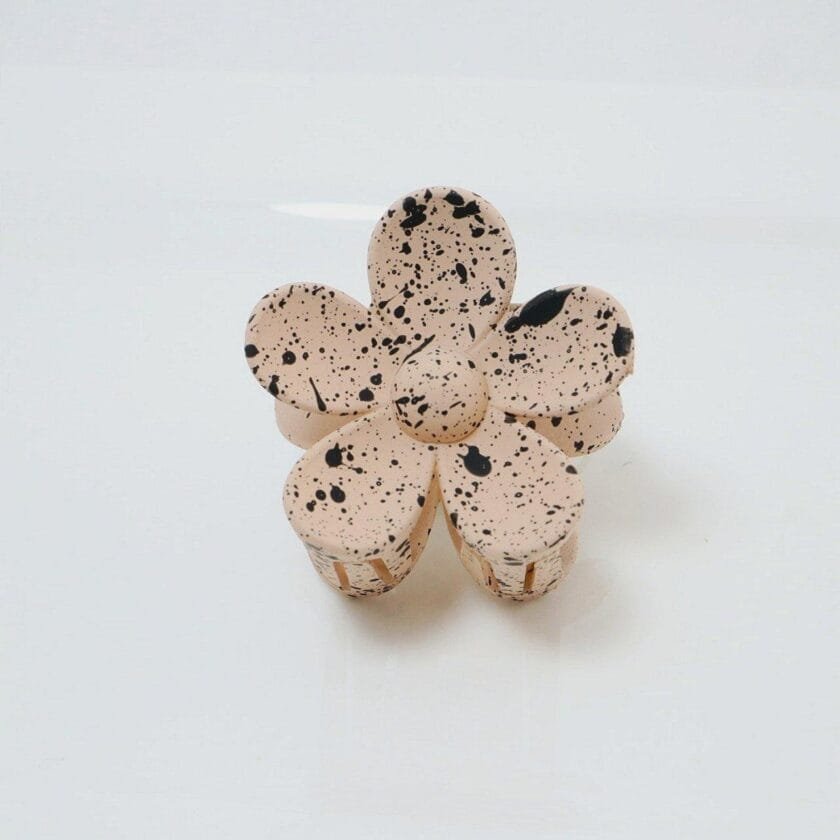 Korean flower hair claw matt - Image 6