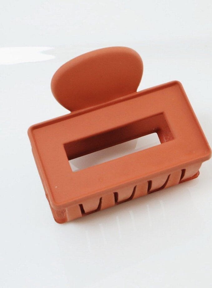 Korean geometric hair claw matt