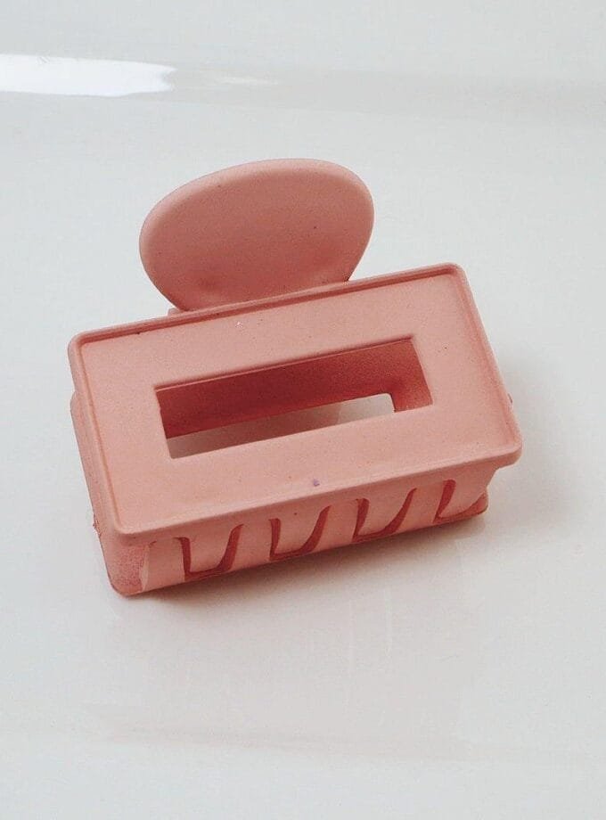 Korean geometric hair claw matt