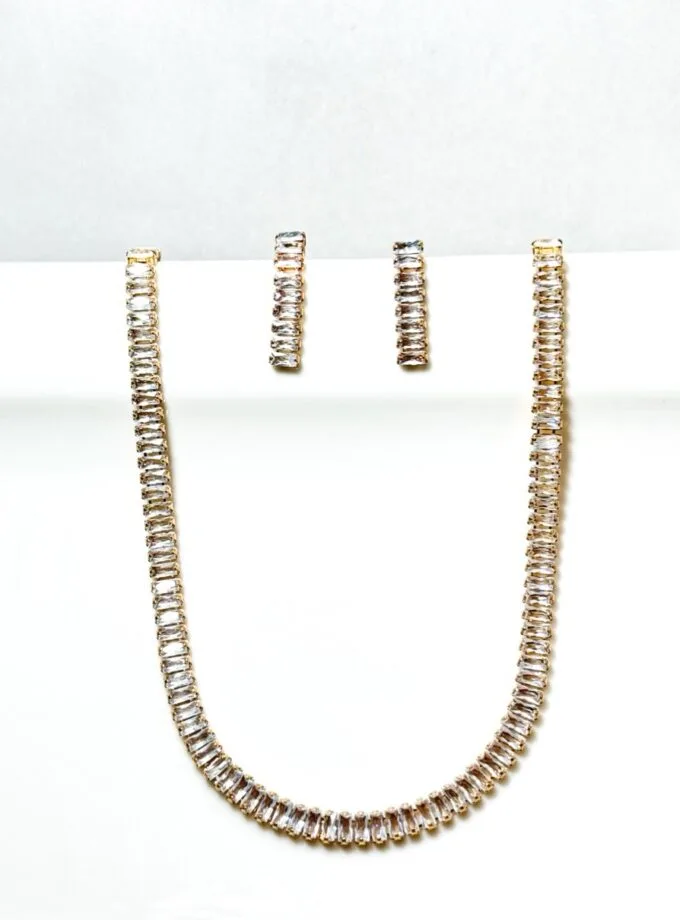 Dainty necklace with earrings