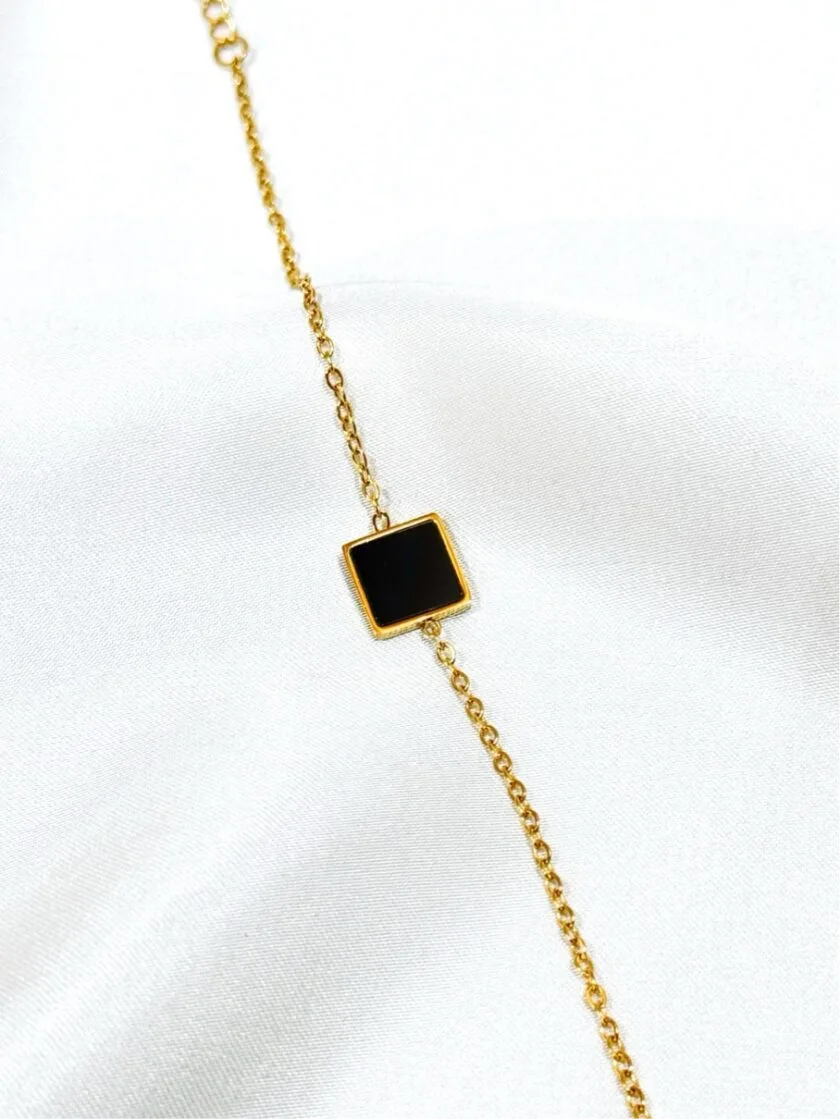 Square dainty gold bracelet - Image 3