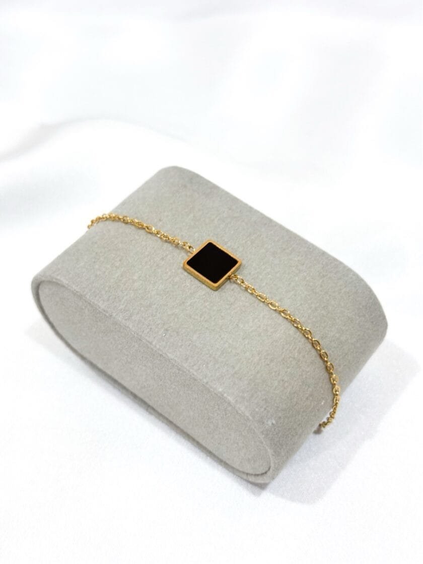 Square dainty gold bracelet
