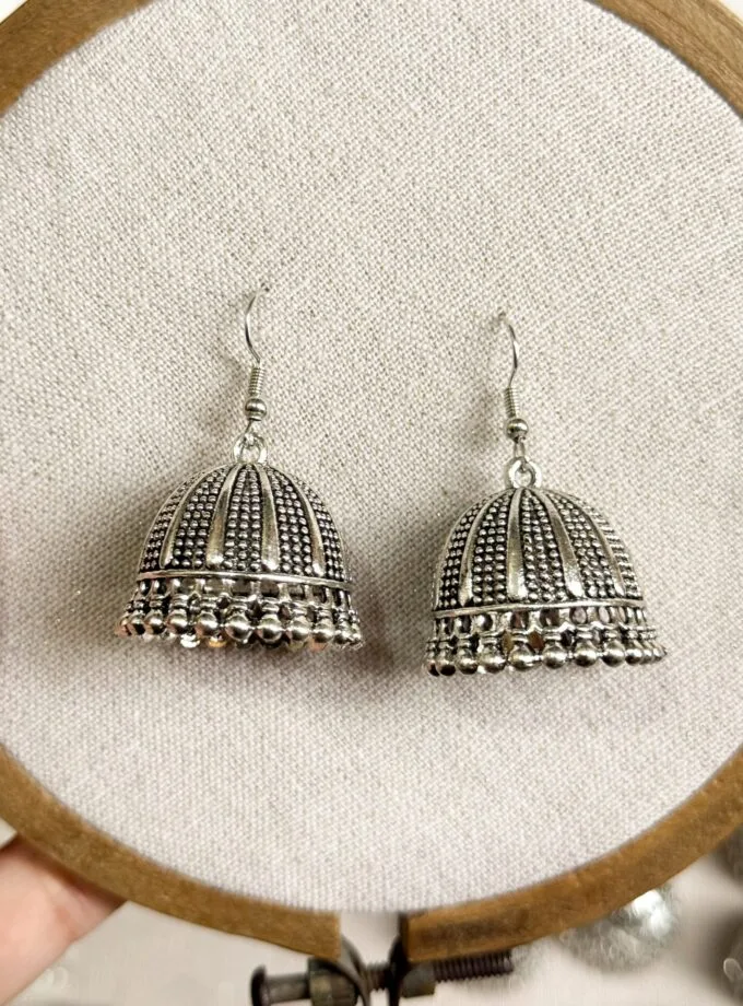 Zohrah silver jhumki