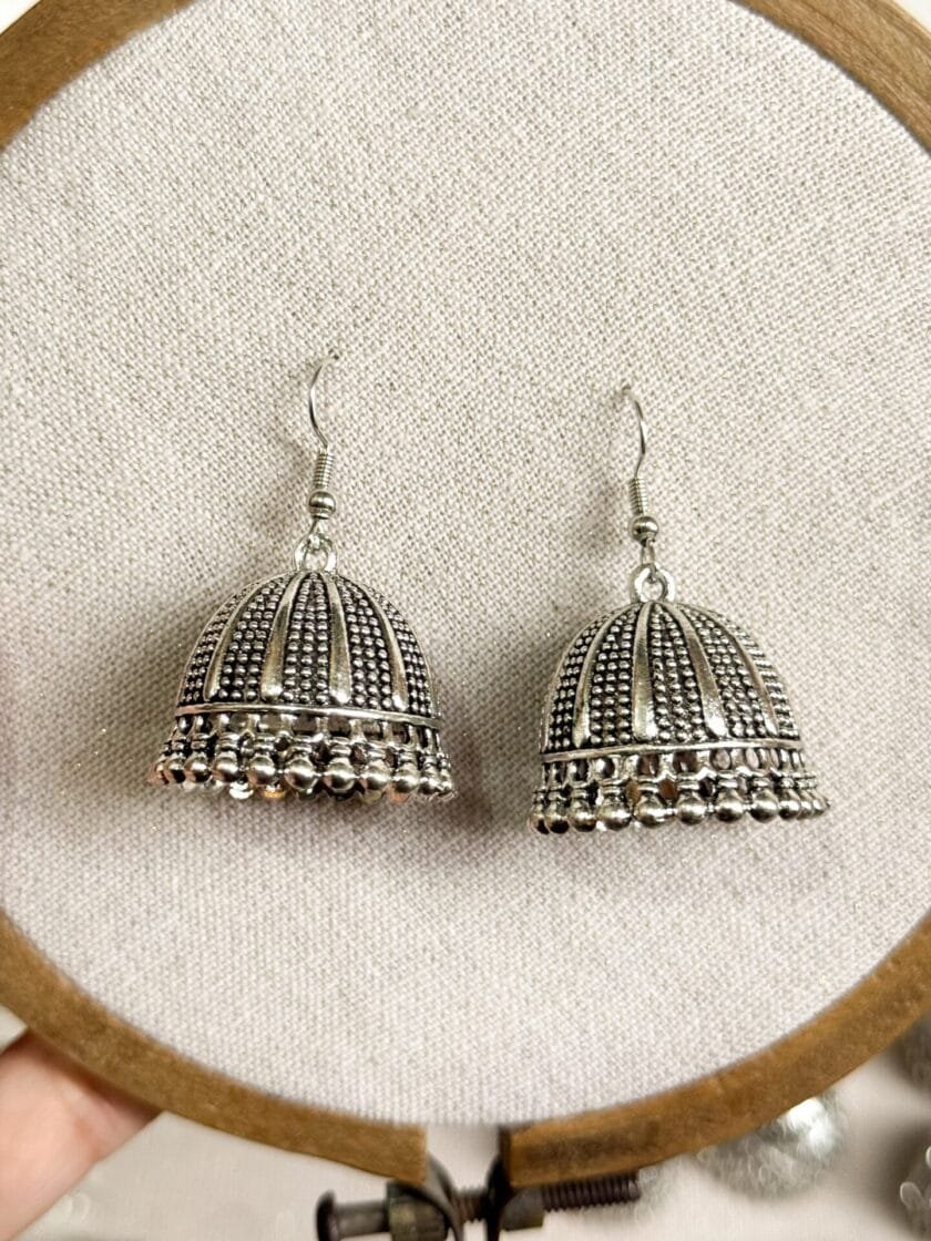 Zohrah silver jhumki
