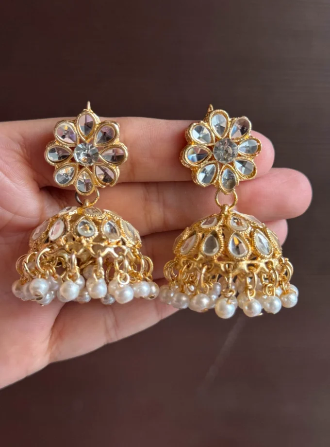 Kundan mumtaz golden jhumkay