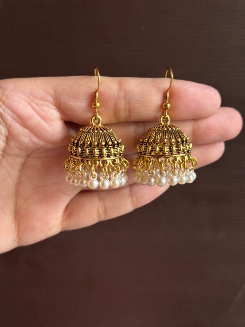 Bano golden jhumki
