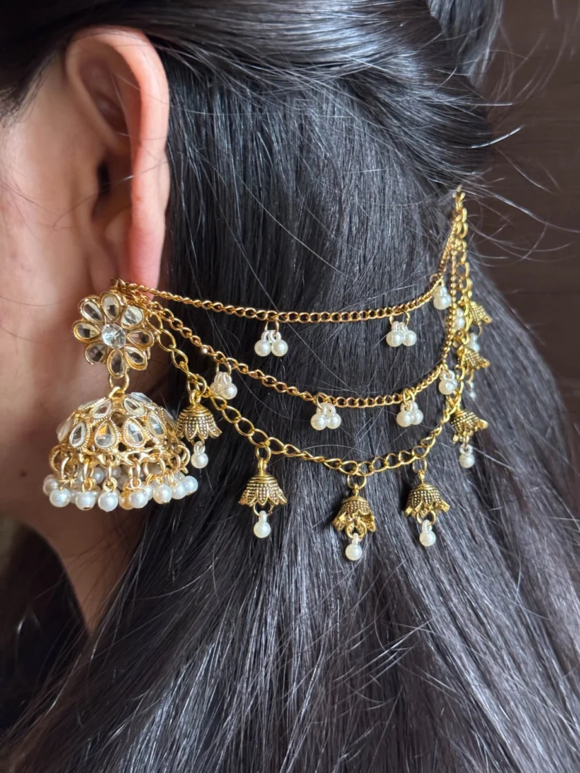 Golden saharay with pearls without jhumka