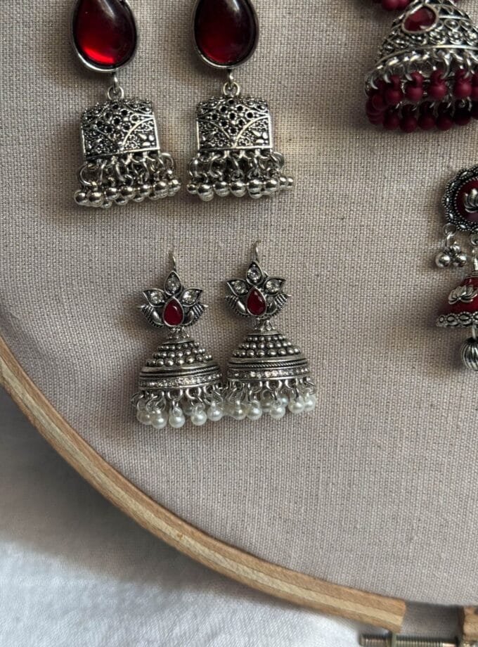 Maroon jhumki frame