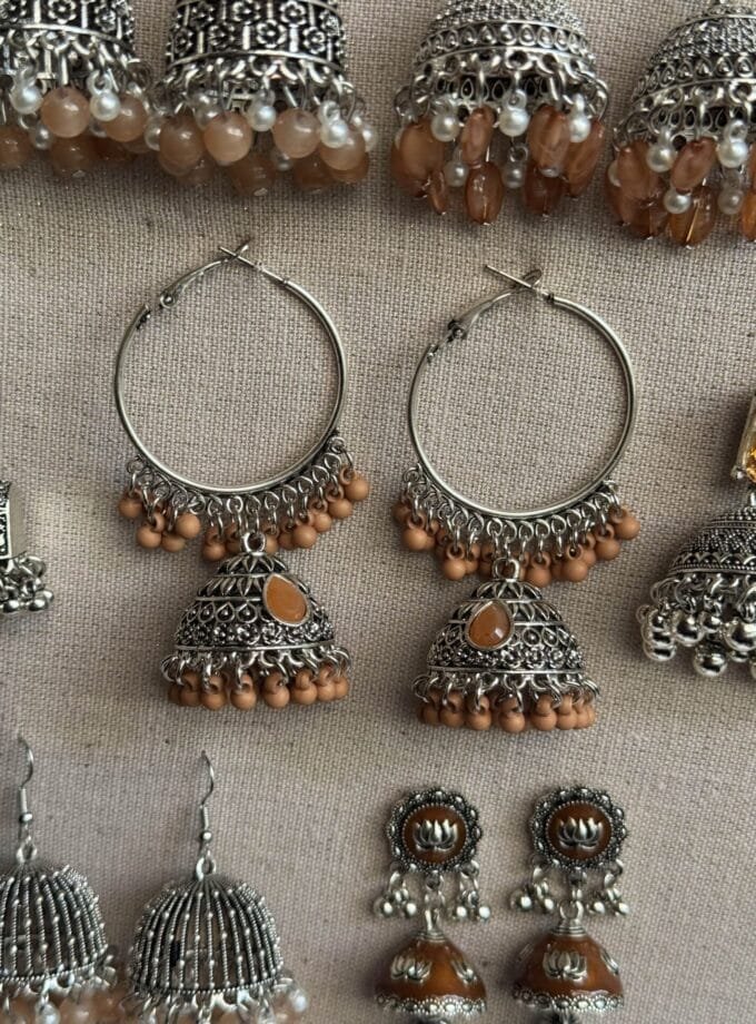 Beige jhumki frame