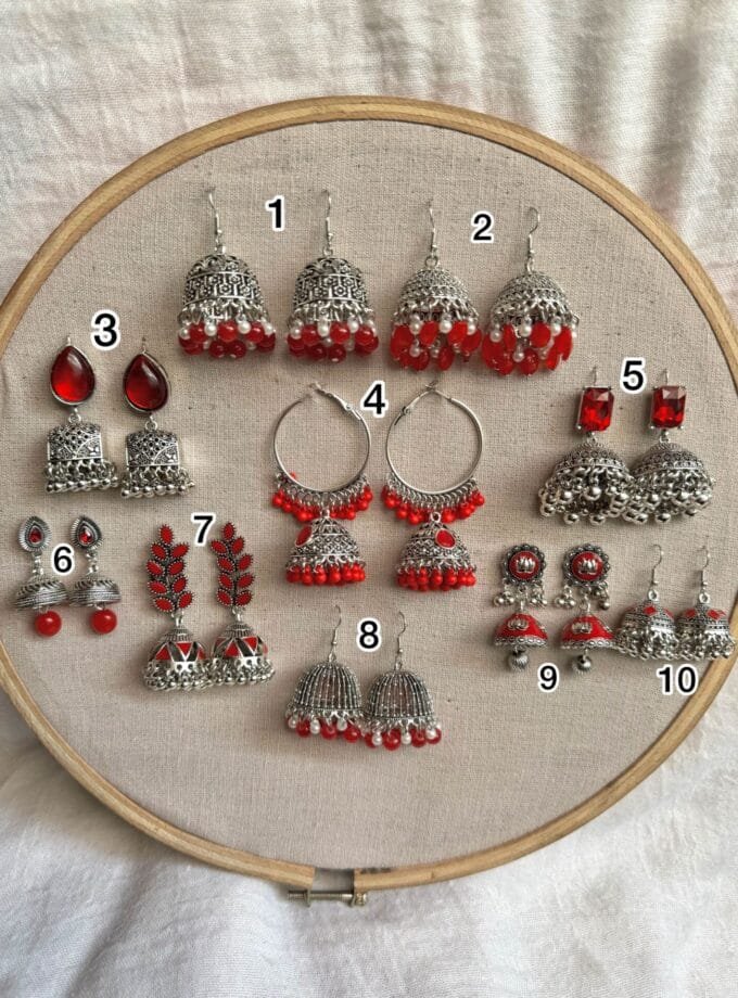 Red jhumki