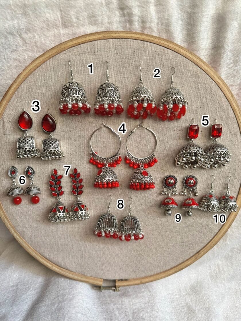 Red jhumki