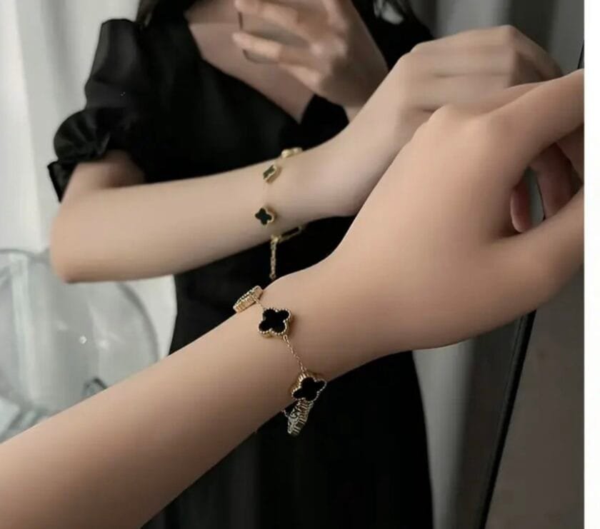 Black clover bracelet stainless - Image 3