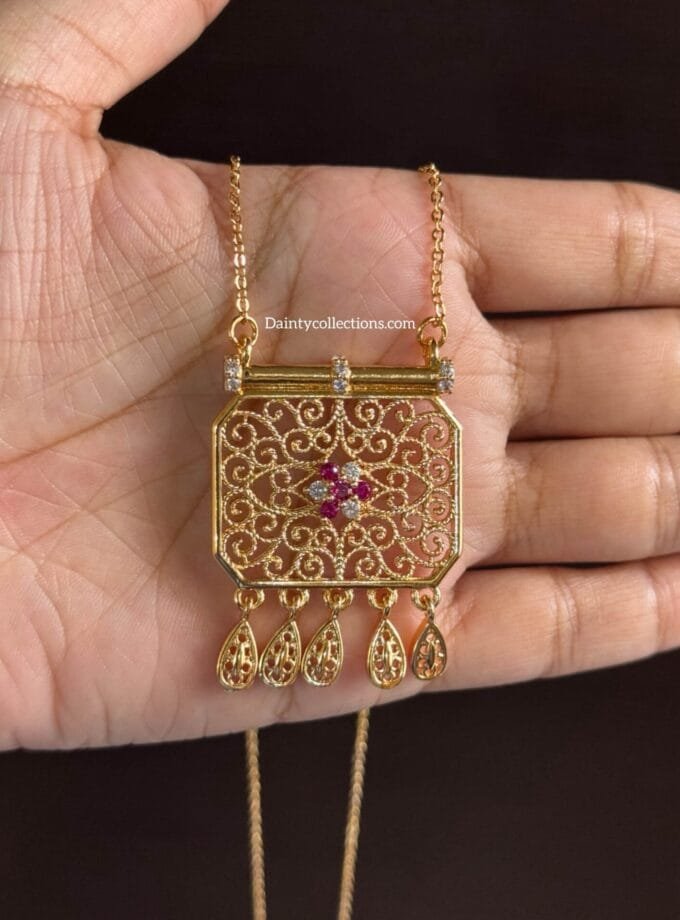 Zeebaish haar golden