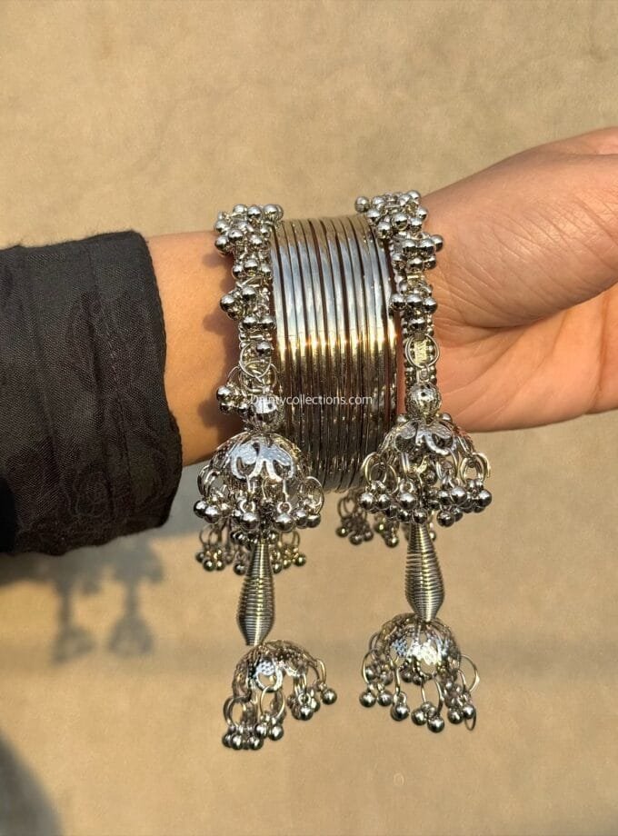 Afghani latkan silver karay pair WITH bangles
