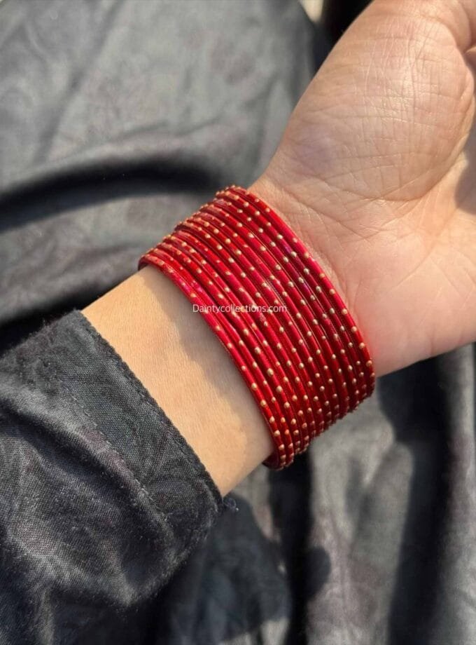 Red metal Bangles