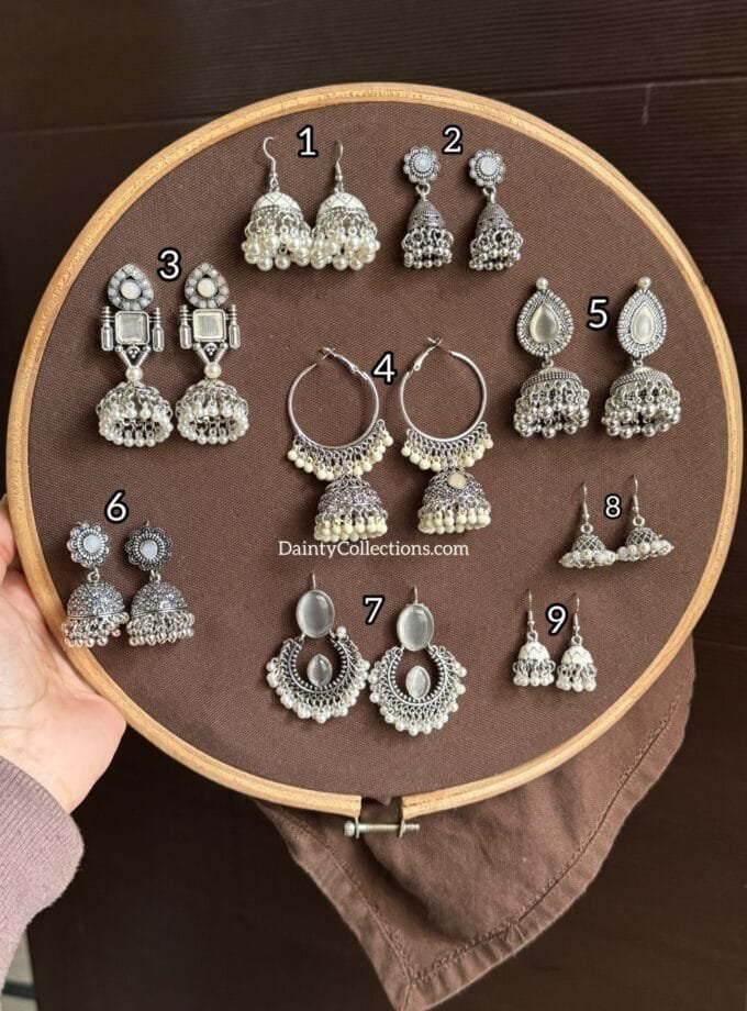 White jhumki frame silver