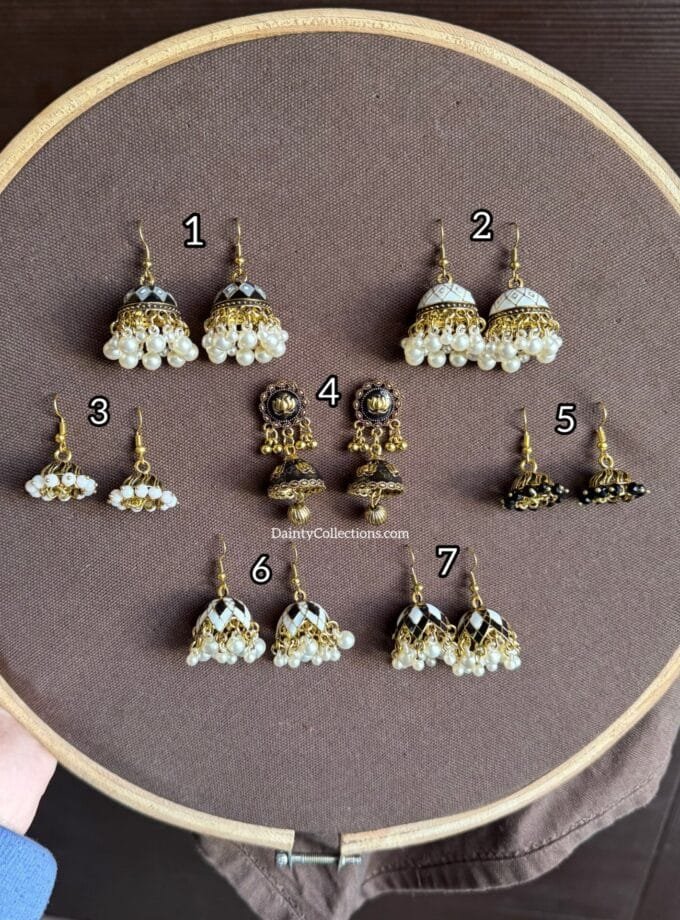 Black jhumki frame golden