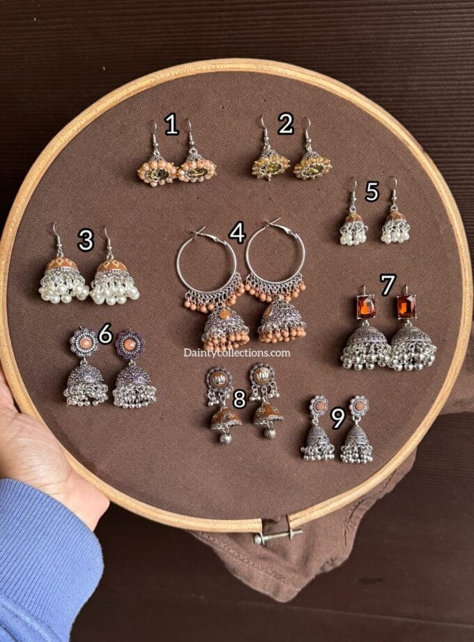 Beige jhumki frame silver