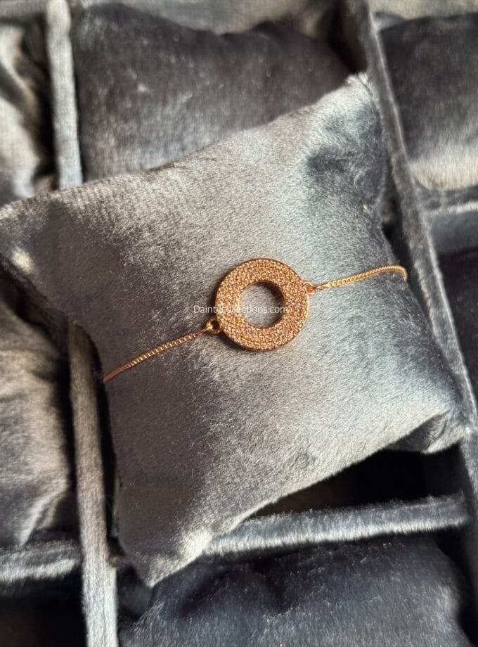 Zirconia circular pattern adjustable bracelet golden