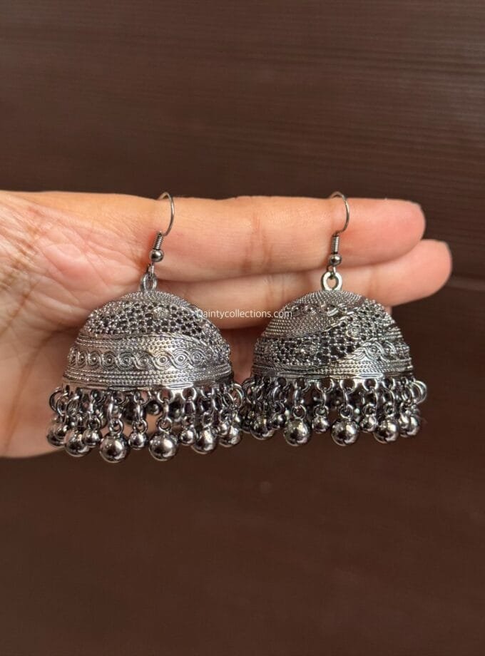 Gulbadan jhumka black