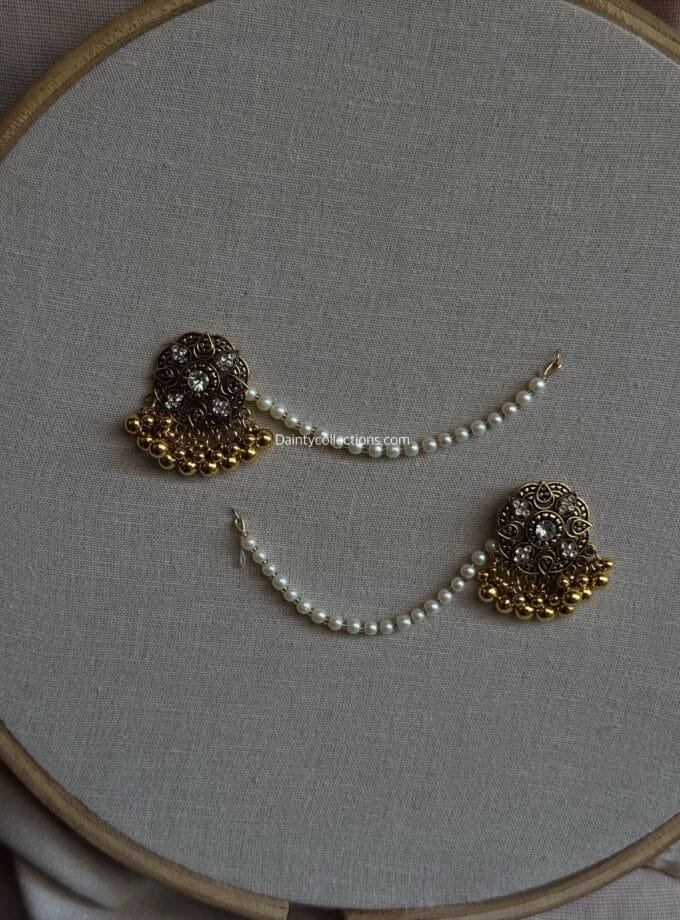 Gulbadan jhumki antique with pearl Sahara