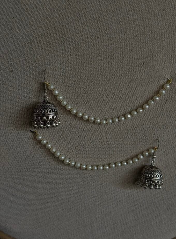 Zebaa jhumki silver with pearl saharay