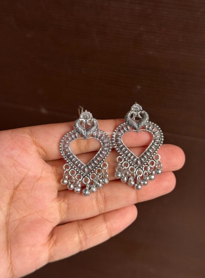 Dil k parday jhumki silver