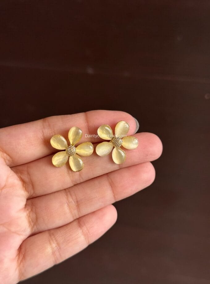 Lily studs