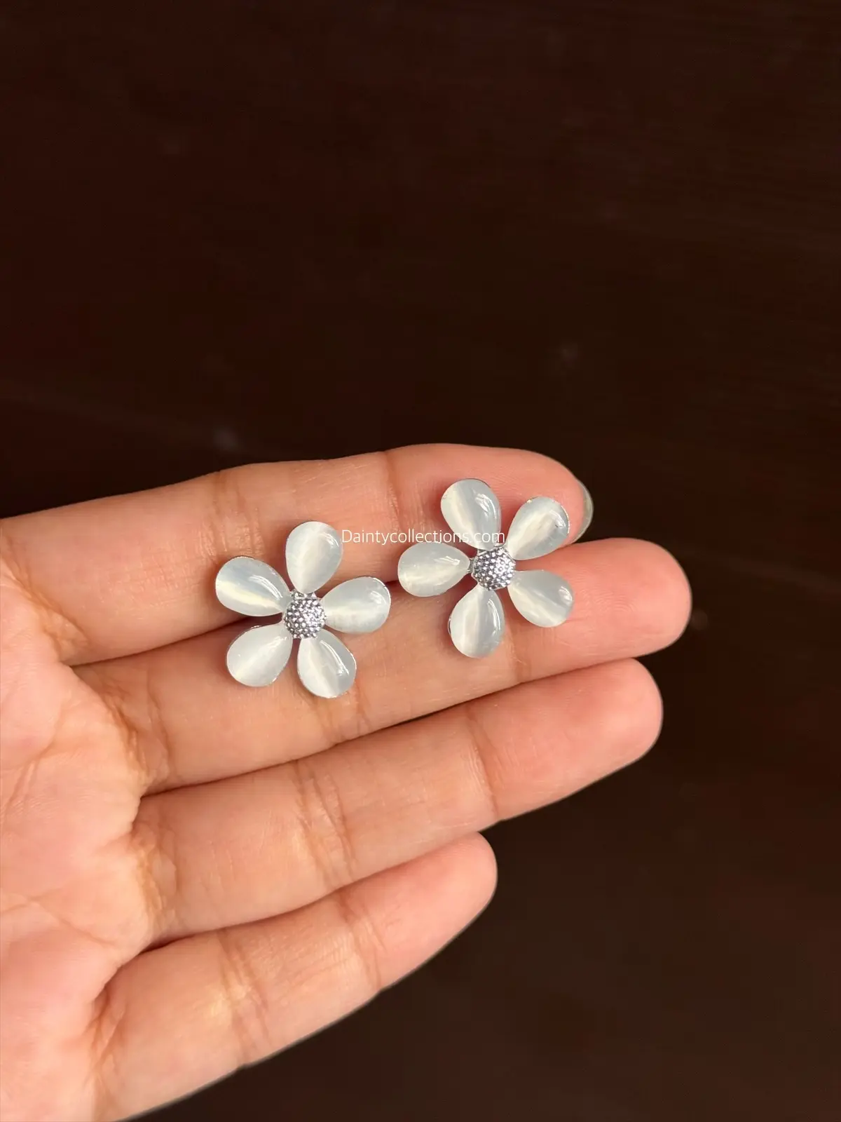 Lily studs silver