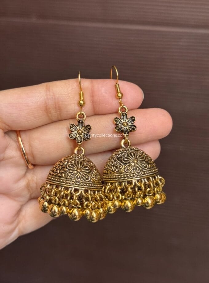 Gulbano antique jhumki