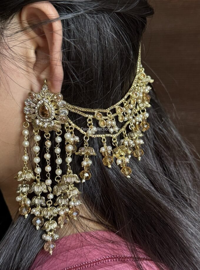 Mumtaz latkan jhumka with triple layer saharay