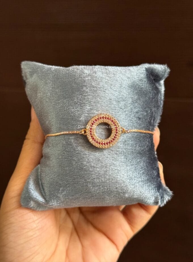 Circulo zirconia stainless adjustable golden bracelet