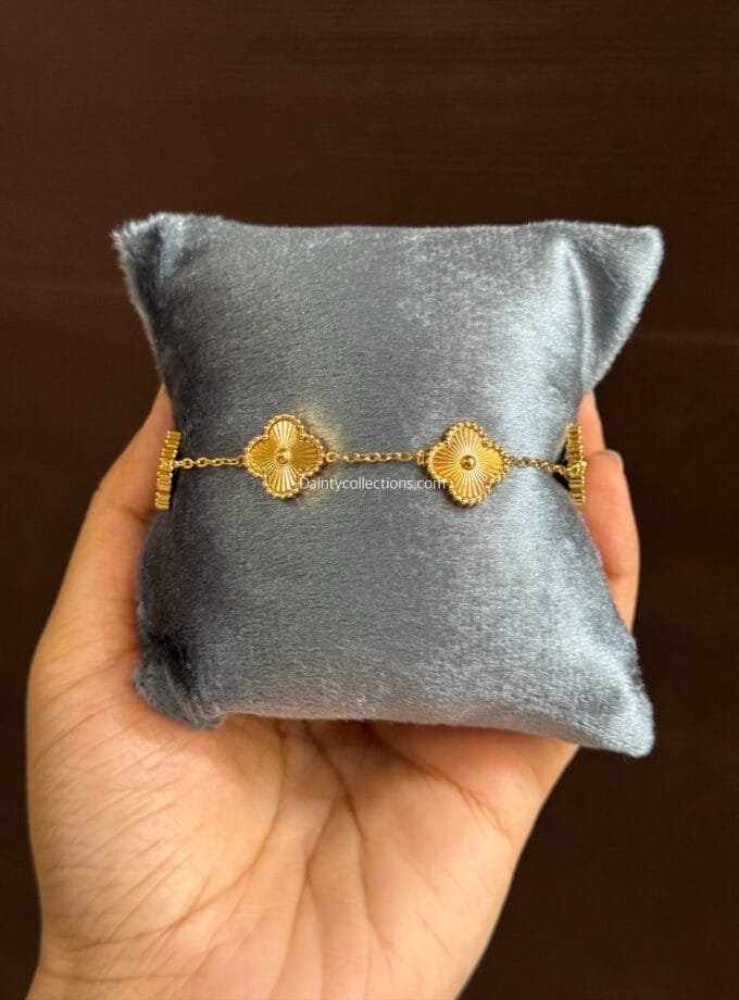 Clover stainless golden bracelet