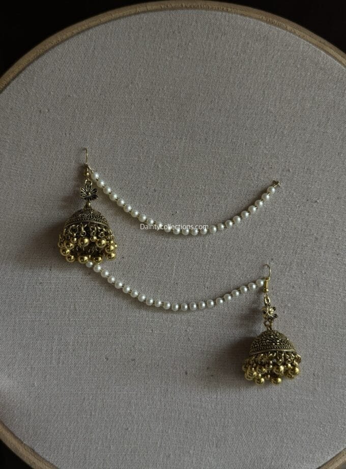 Gulbadan jhumka antique with pearl saharay