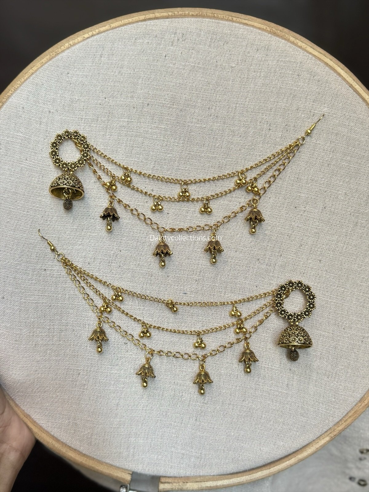 Antique saharay WITHOUT jhumki